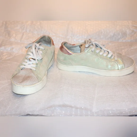 Women's Athletic Shoes in Green and Pink - Picture 5 of 8